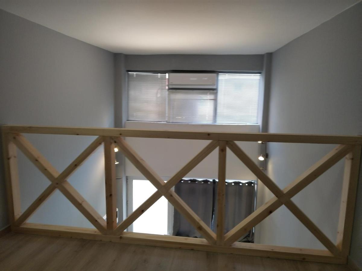 Kingsway Mezzanine Apartment *