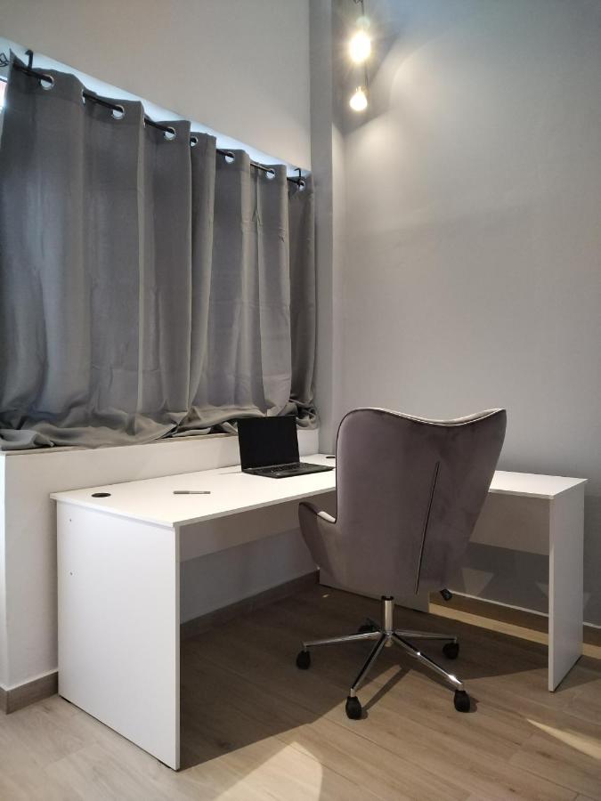 Kingsway Mezzanine Apartment *